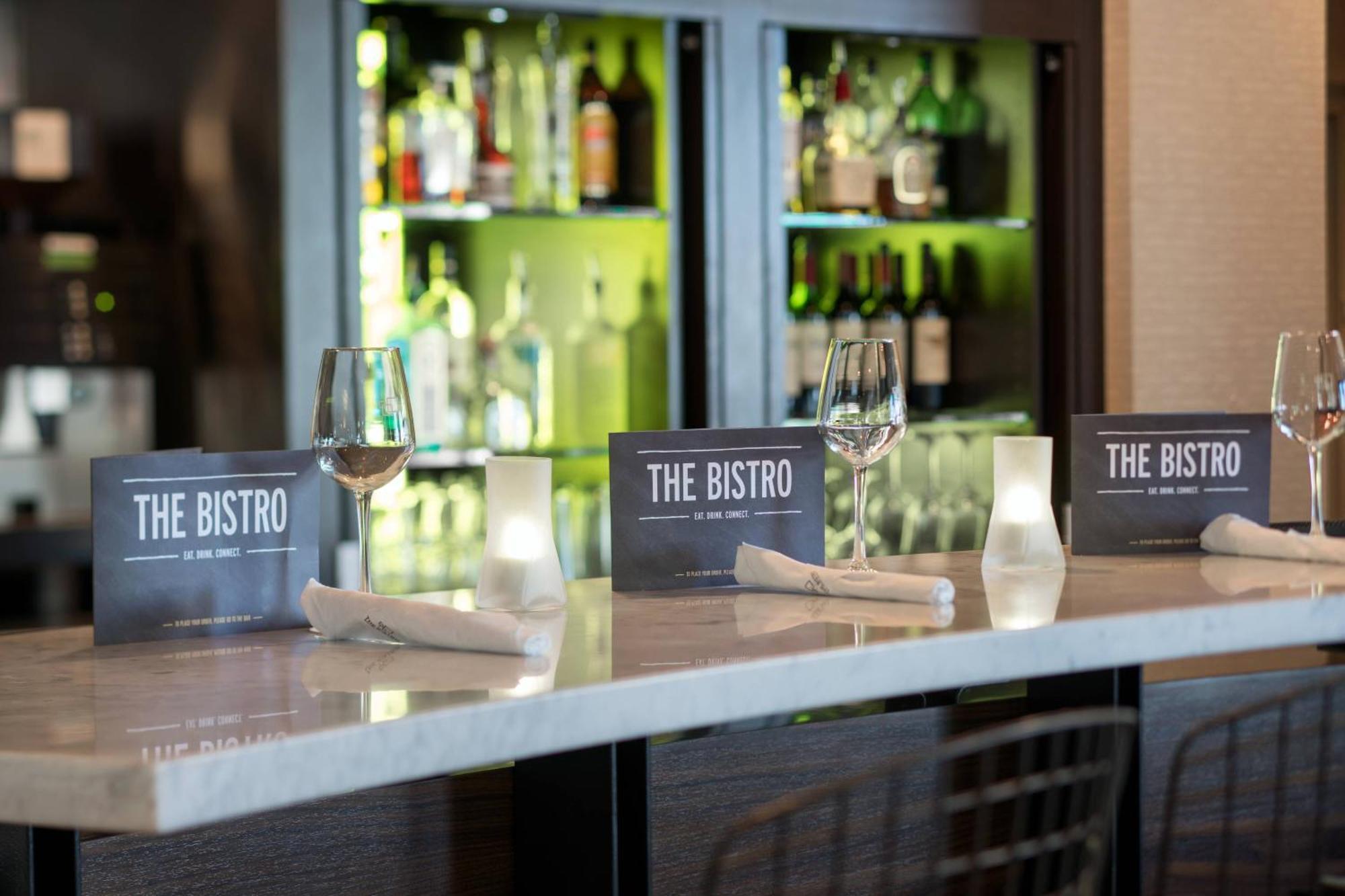 Courtyard By Marriott Richmond Berkeley Hotel Eksteriør billede
