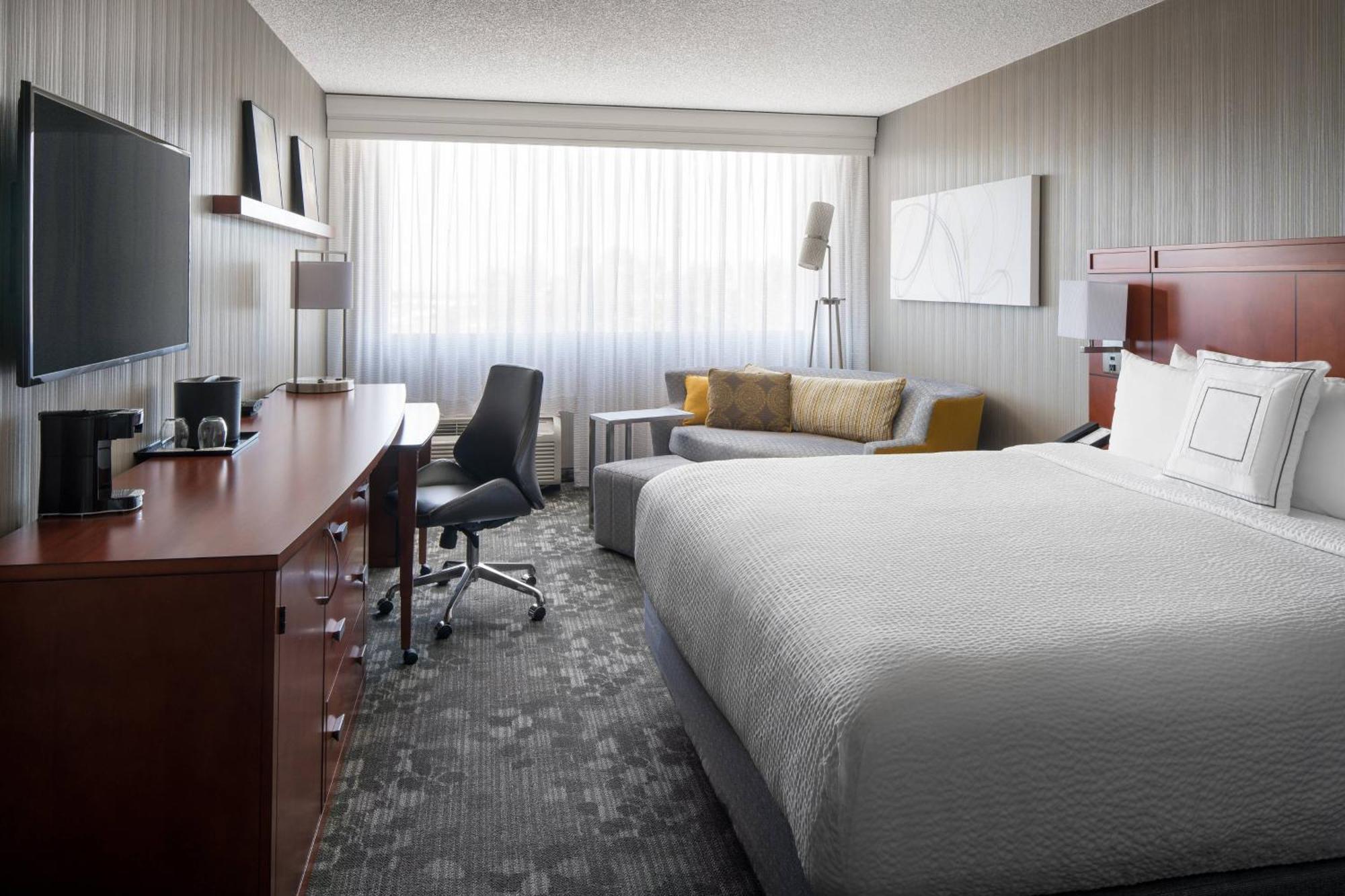 Courtyard By Marriott Richmond Berkeley Hotel Eksteriør billede