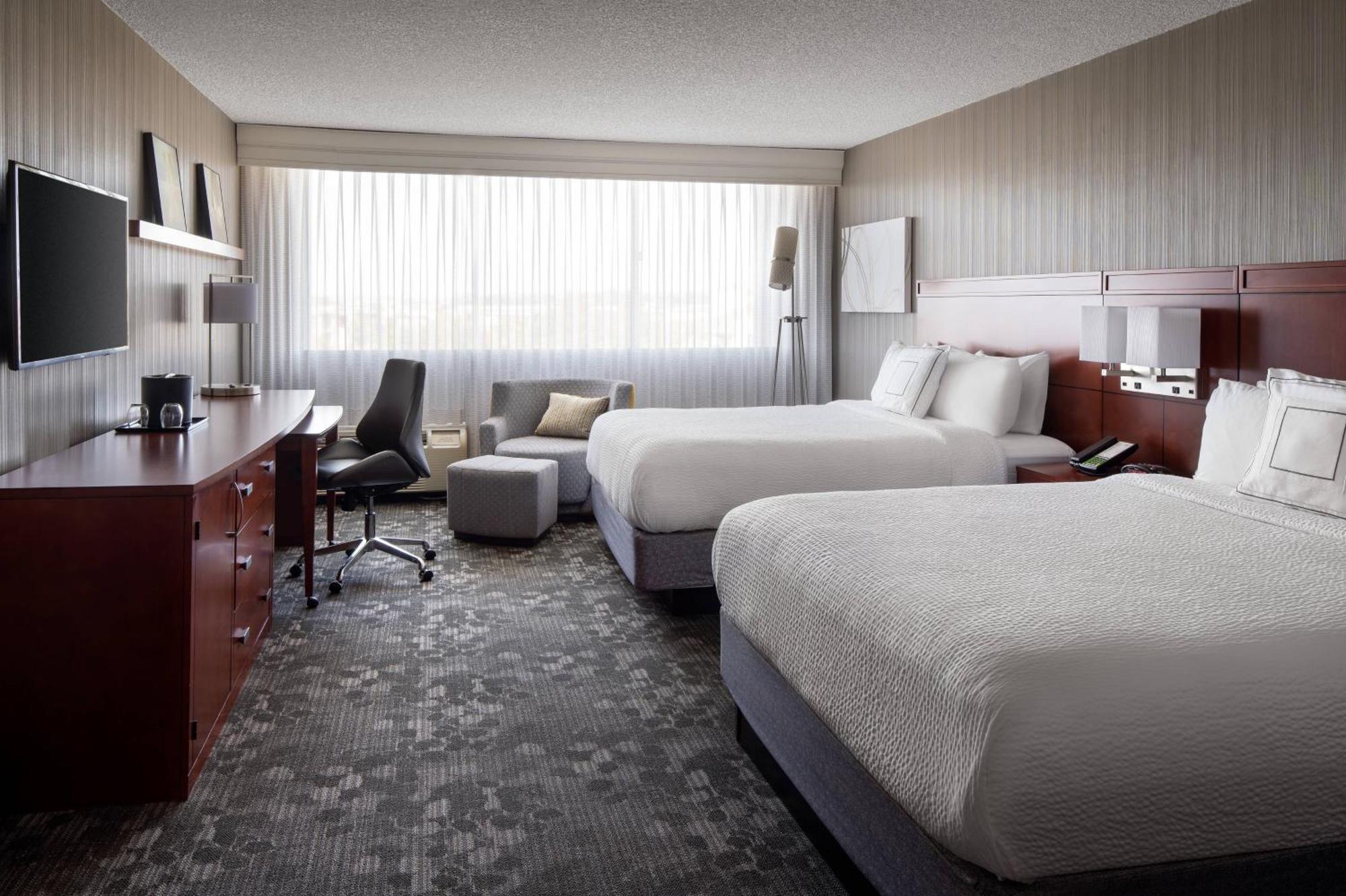 Courtyard By Marriott Richmond Berkeley Hotel Eksteriør billede