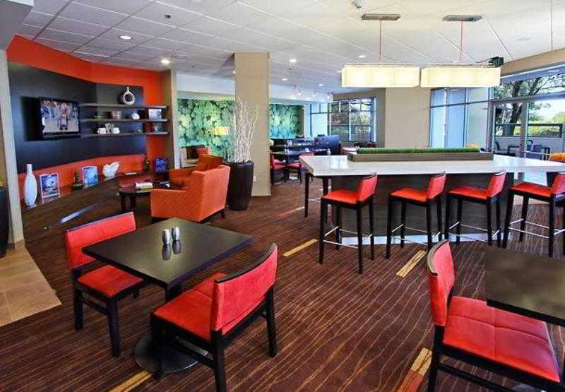 Courtyard By Marriott Richmond Berkeley Hotel Eksteriør billede