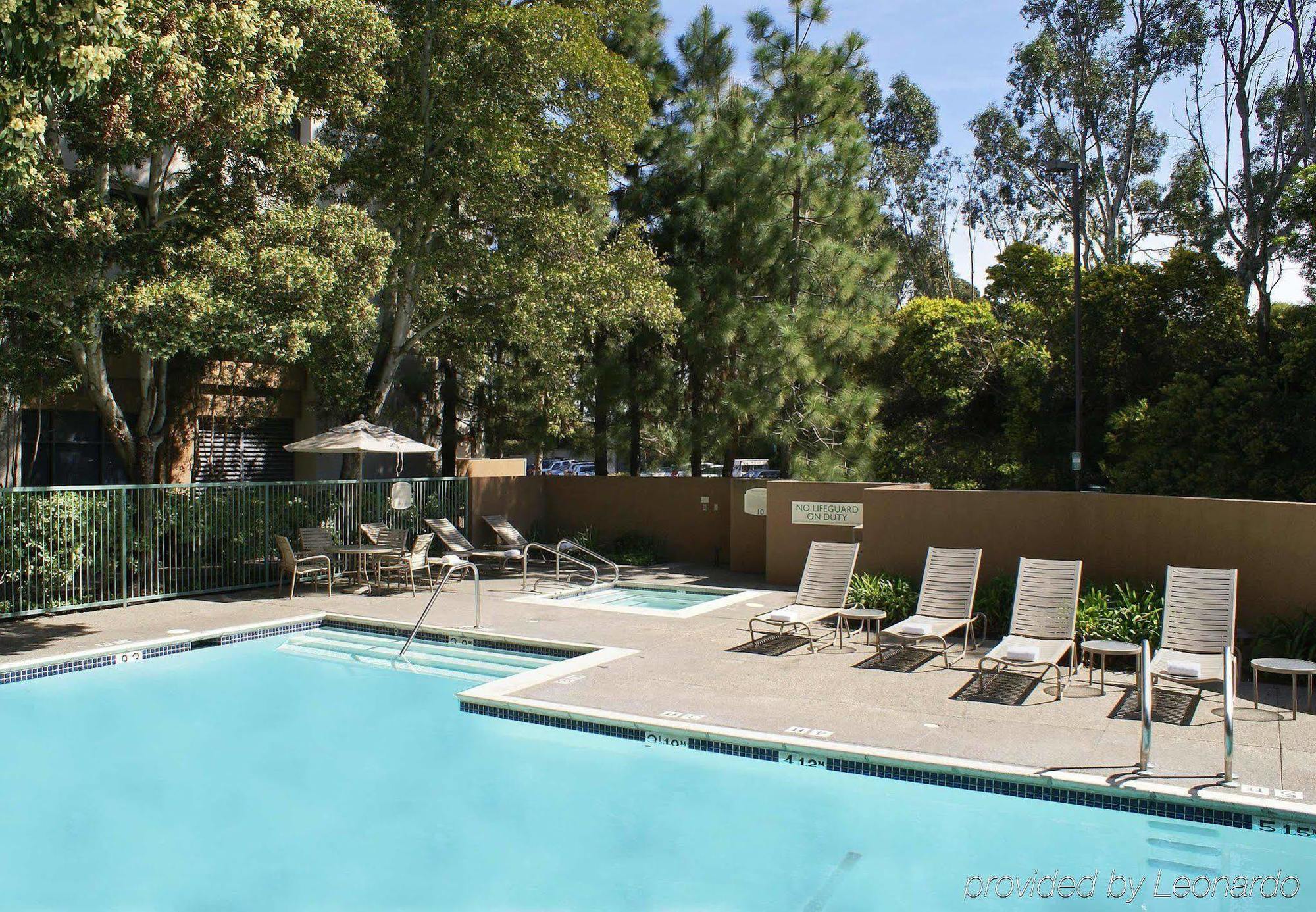 Courtyard By Marriott Richmond Berkeley Hotel Eksteriør billede