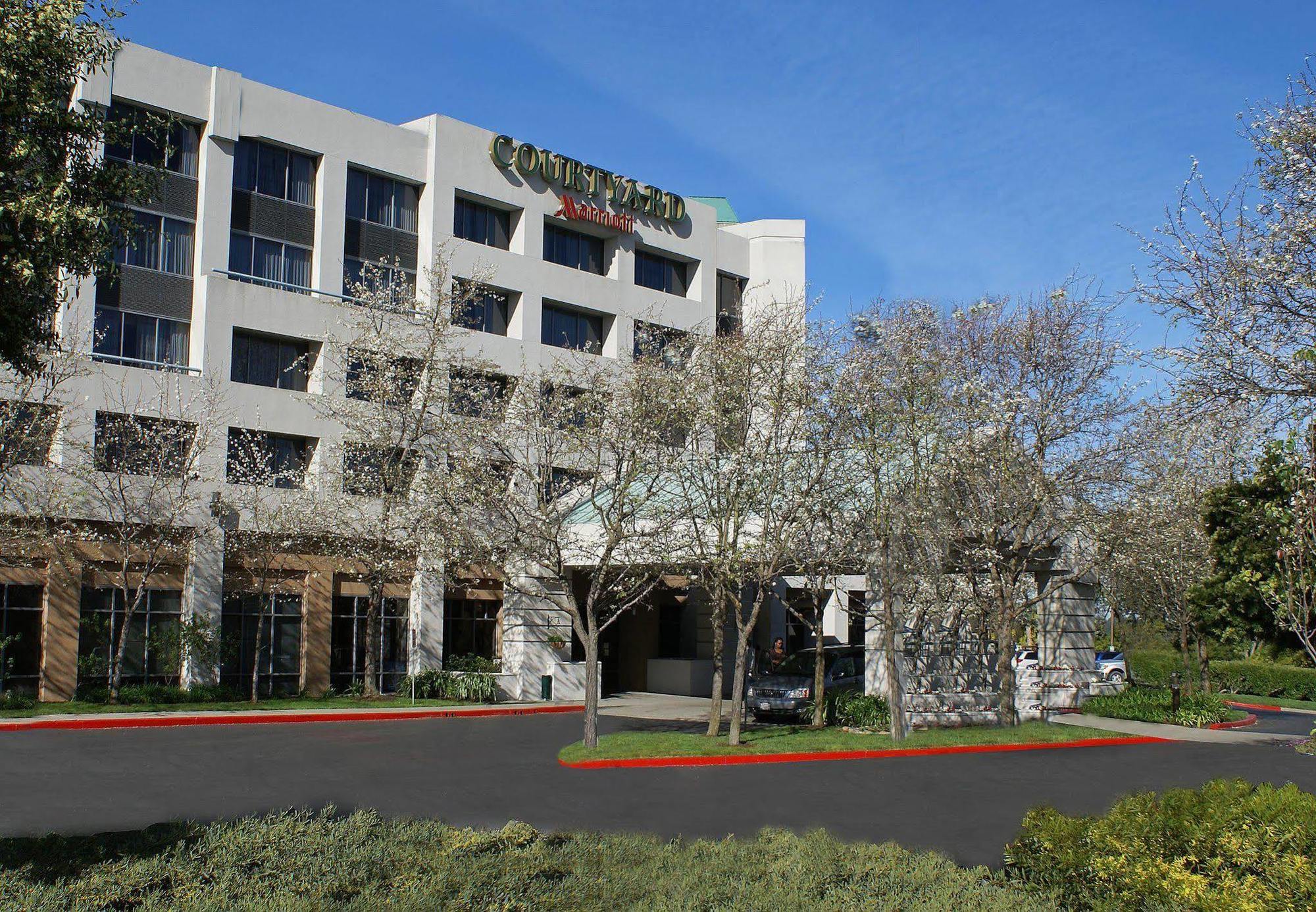 Courtyard By Marriott Richmond Berkeley Hotel Eksteriør billede
