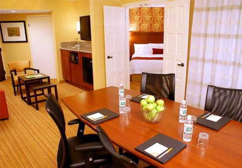 Courtyard By Marriott Richmond Berkeley Hotel Eksteriør billede