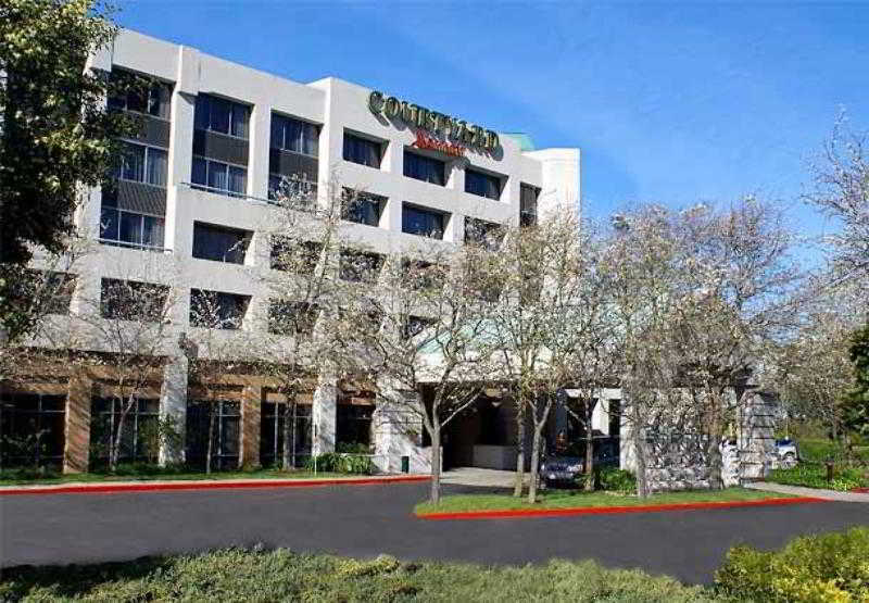 Courtyard By Marriott Richmond Berkeley Hotel Eksteriør billede