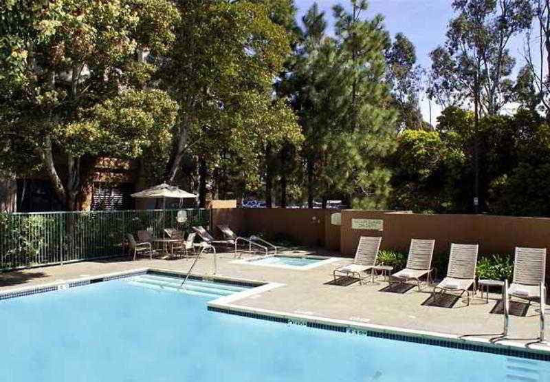 Courtyard By Marriott Richmond Berkeley Hotel Eksteriør billede